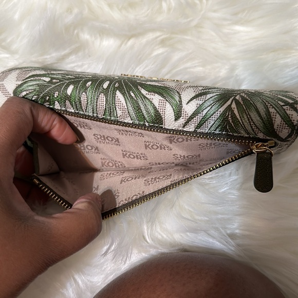 MK Wallet - Picture 4 of 5